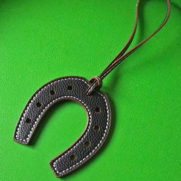 🆕 Equestrian Lucky Horseshoe Bag Tag or Keychain - Black 🐴 - Picture 2 of 4